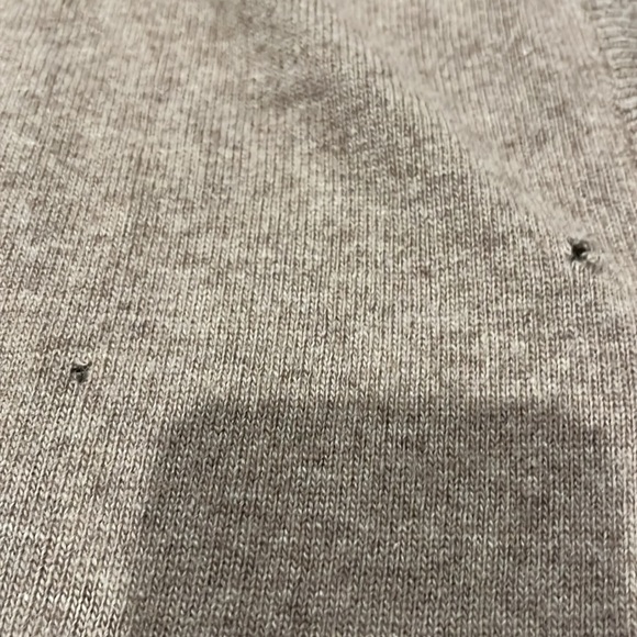 100% Cashmere Women’s M Button Cardigan Bloomingdales Sutton note- damage - Picture 7 of 12